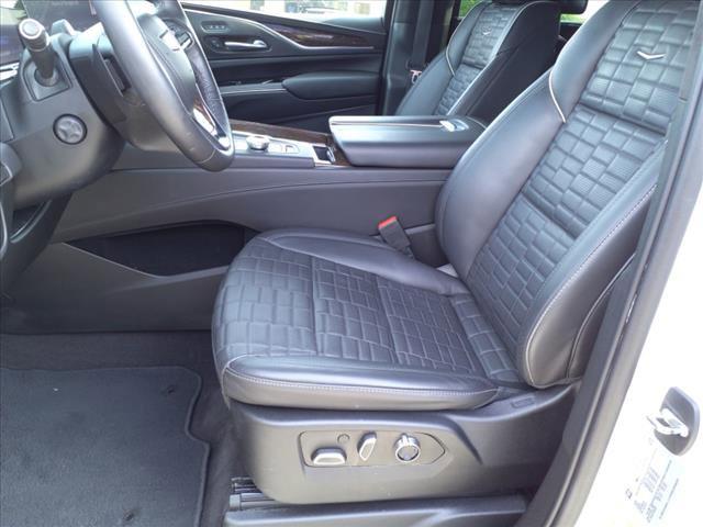 2022 Cadillac Escalade Vehicle Photo in DENTON, TX 76210-9321