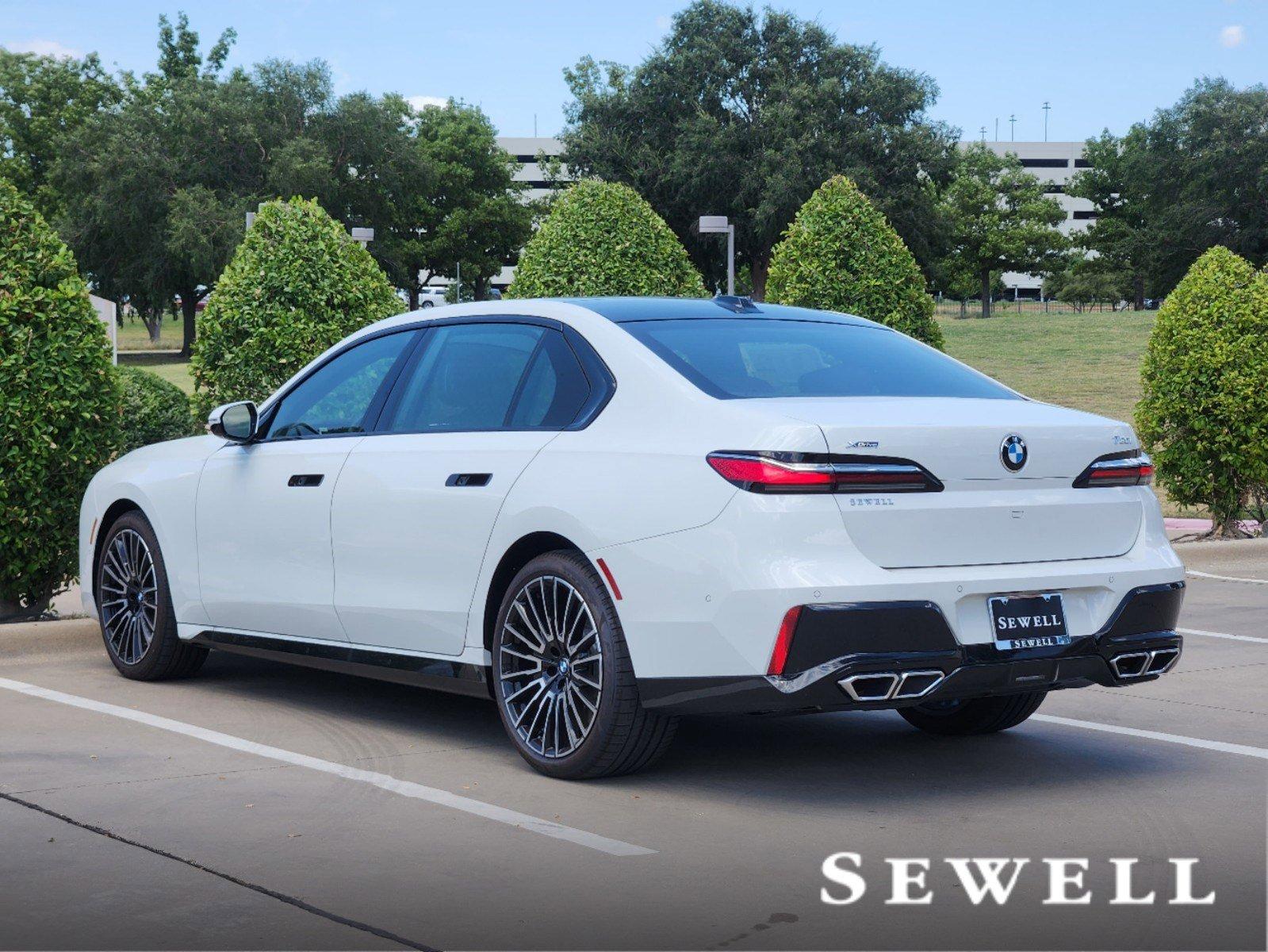 2024 BMW 760i xDrive Vehicle Photo in PLANO, TX 75024