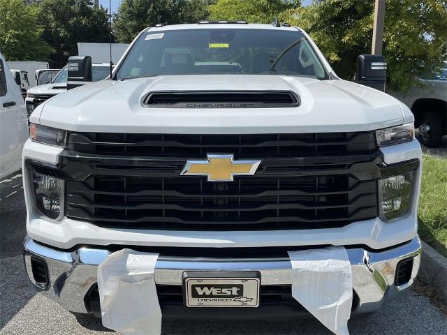 2024 Chevrolet Silverado 3500 HD CC Vehicle Photo in ALCOA, TN 37701-3235