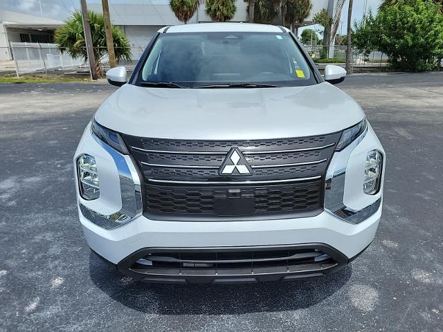 2024 Mitsubishi Outlander Vehicle Photo in LIGHTHOUSE POINT, FL 33064-6849