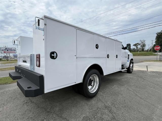 2023 Chevrolet Silverado 5500 HD Vehicle Photo in ALCOA, TN 37701-3235