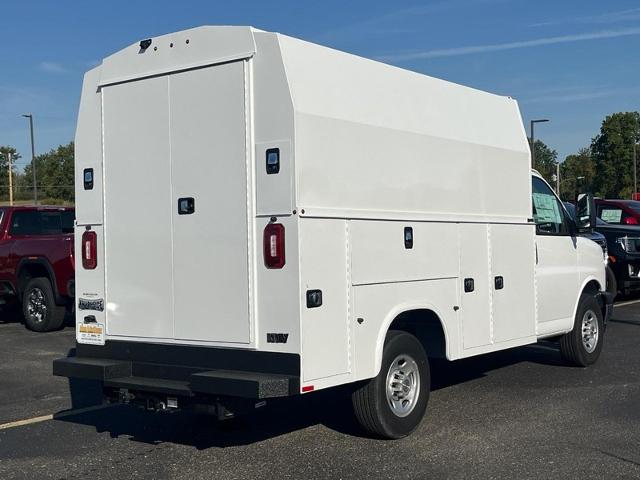 2024 Chevrolet Express Cutaway 3500 Vehicle Photo in COLUMBIA, MO 65203-3903