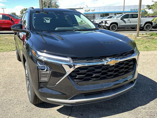 2025 Chevrolet Trax Vehicle Photo in GREELEY, CO 80634-4125