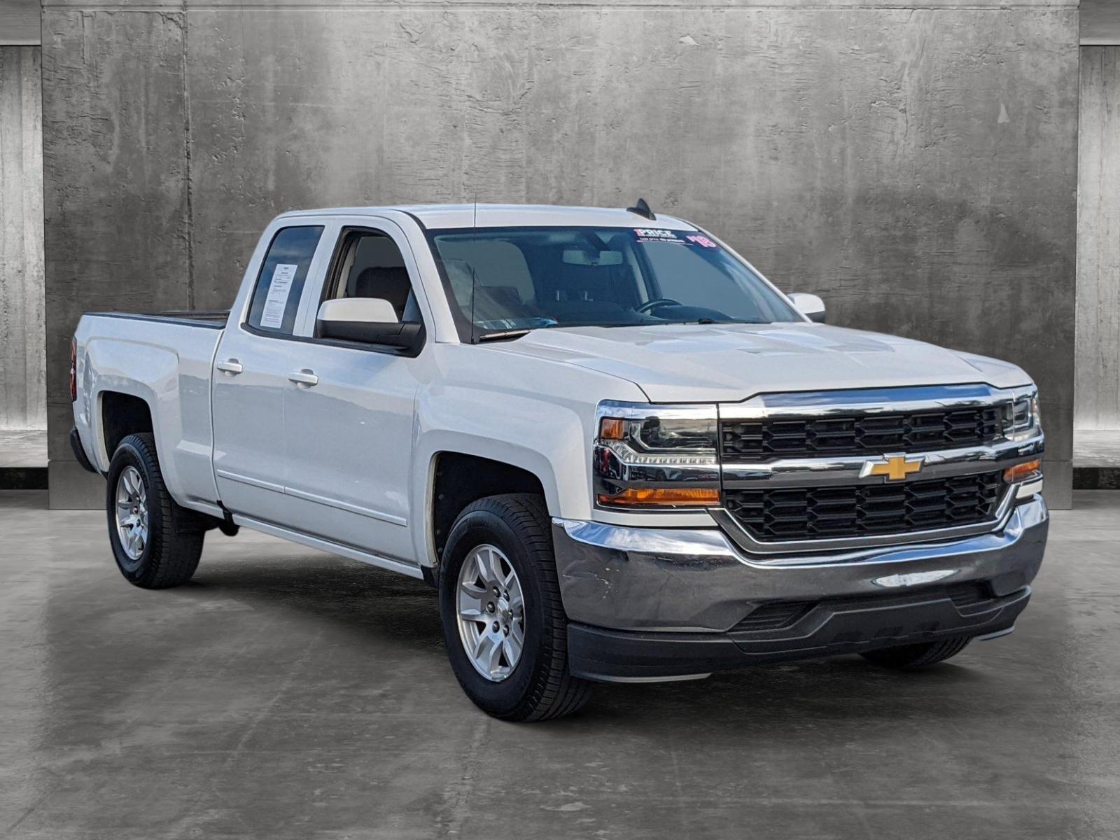 2018 Chevrolet Silverado 1500 Vehicle Photo in VALENCIA, CA 91355-1705