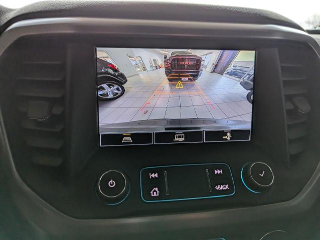 2022 GMC Acadia Vehicle Photo in Oshkosh, WI 54901