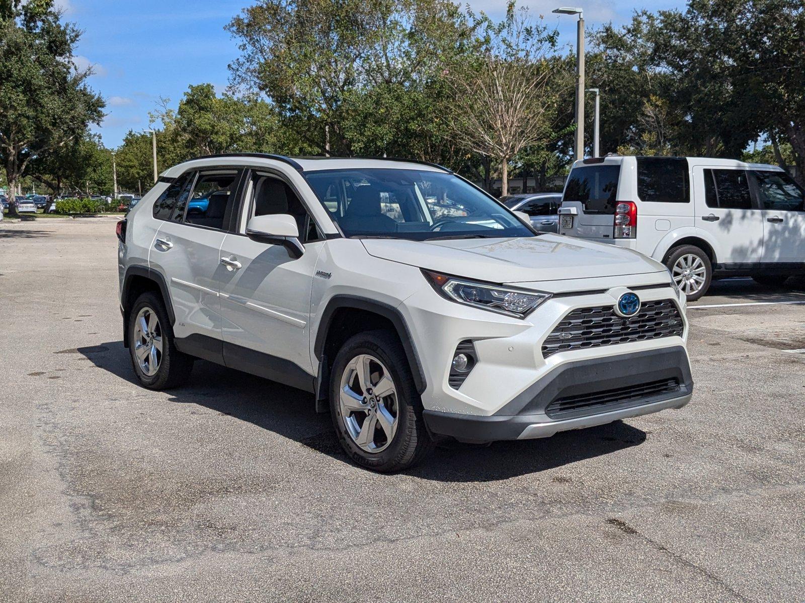 2020 Toyota RAV4 Vehicle Photo in West Palm Beach, FL 33417