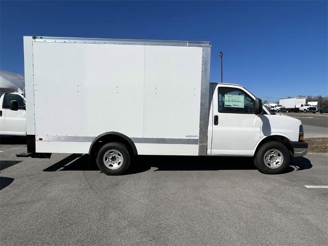 2023 Chevrolet Express Cutaway 3500 Vehicle Photo in ALCOA, TN 37701-3235