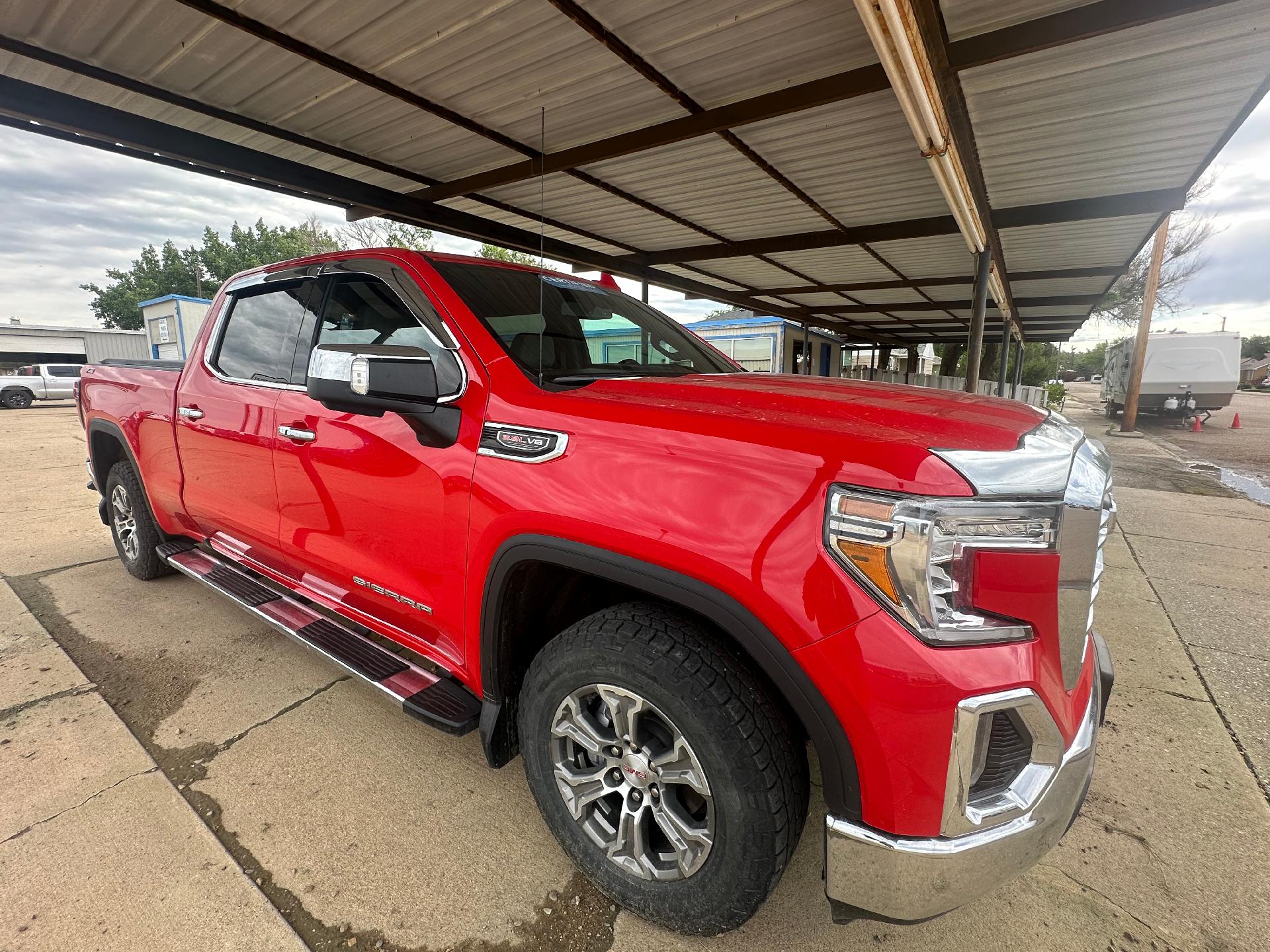 Used 2021 GMC Sierra 1500 SLT with VIN 3GTU9DEL9MG260383 for sale in Glasgow, MT