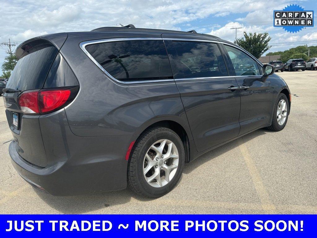 2018 Chrysler Pacifica Vehicle Photo in Plainfield, IL 60586