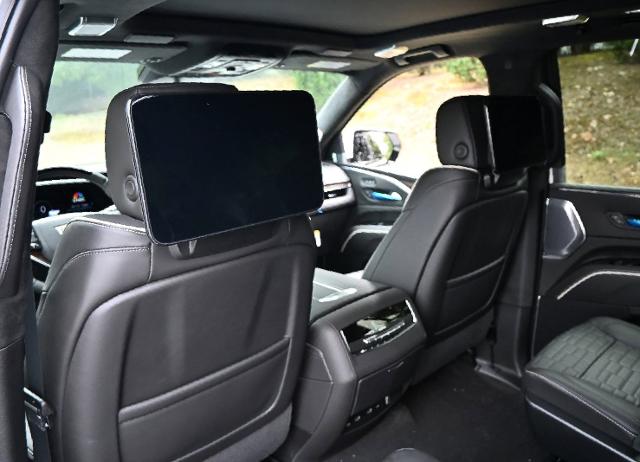 2024 Cadillac Escalade Vehicle Photo in NORWOOD, MA 02062-5222