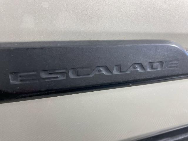 2015 Cadillac Escalade Vehicle Photo in ALLIANCE, OH 44601-4622