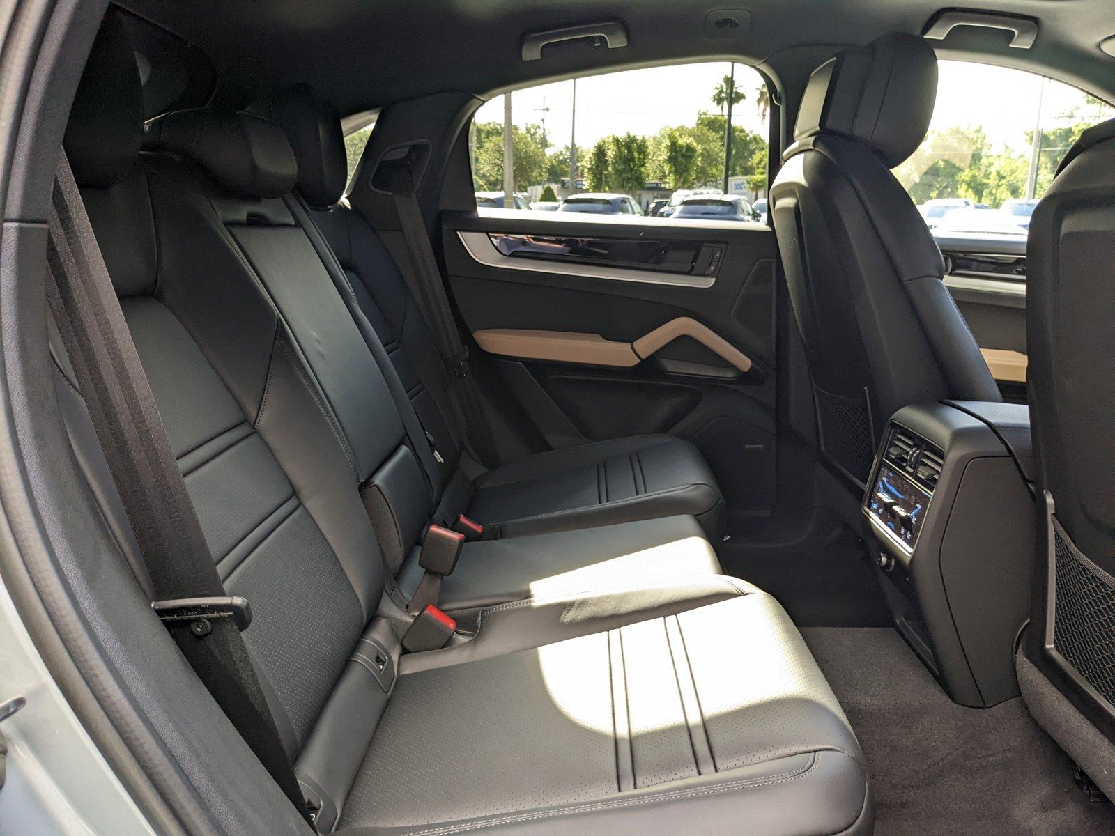 2024 Porsche Cayenne Vehicle Photo in Maitland, FL 32751