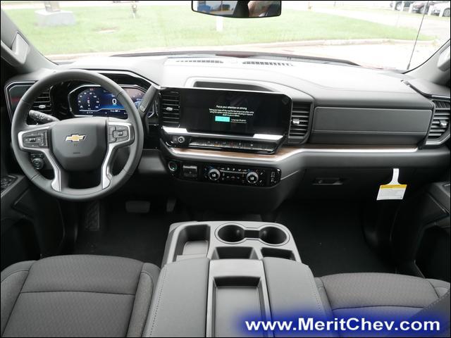 2024 Chevrolet Silverado 1500 Vehicle Photo in MAPLEWOOD, MN 55119-4794