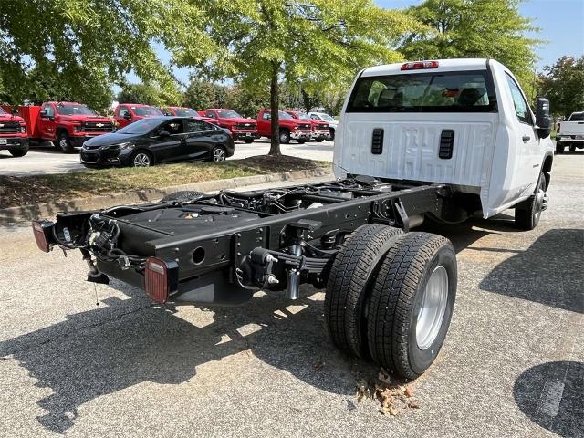 2024 Chevrolet Silverado 3500 HD Chassis Cab Vehicle Photo in ALCOA, TN 37701-3235