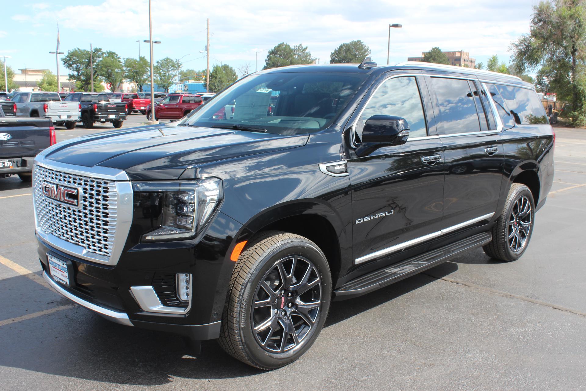 2024 GMC Yukon XL Vehicle Photo in AURORA, CO 80012-4011