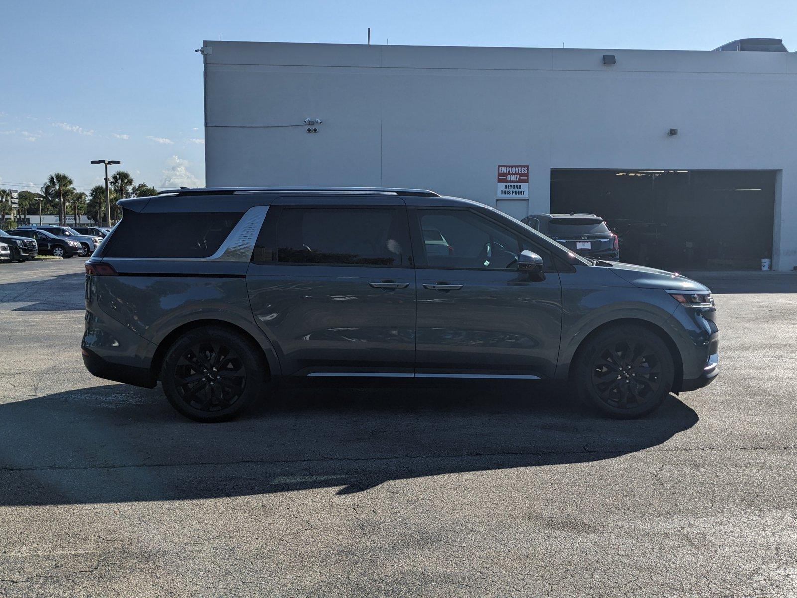 2024 Kia Carnival Vehicle Photo in WEST PALM BEACH, FL 33407-3296