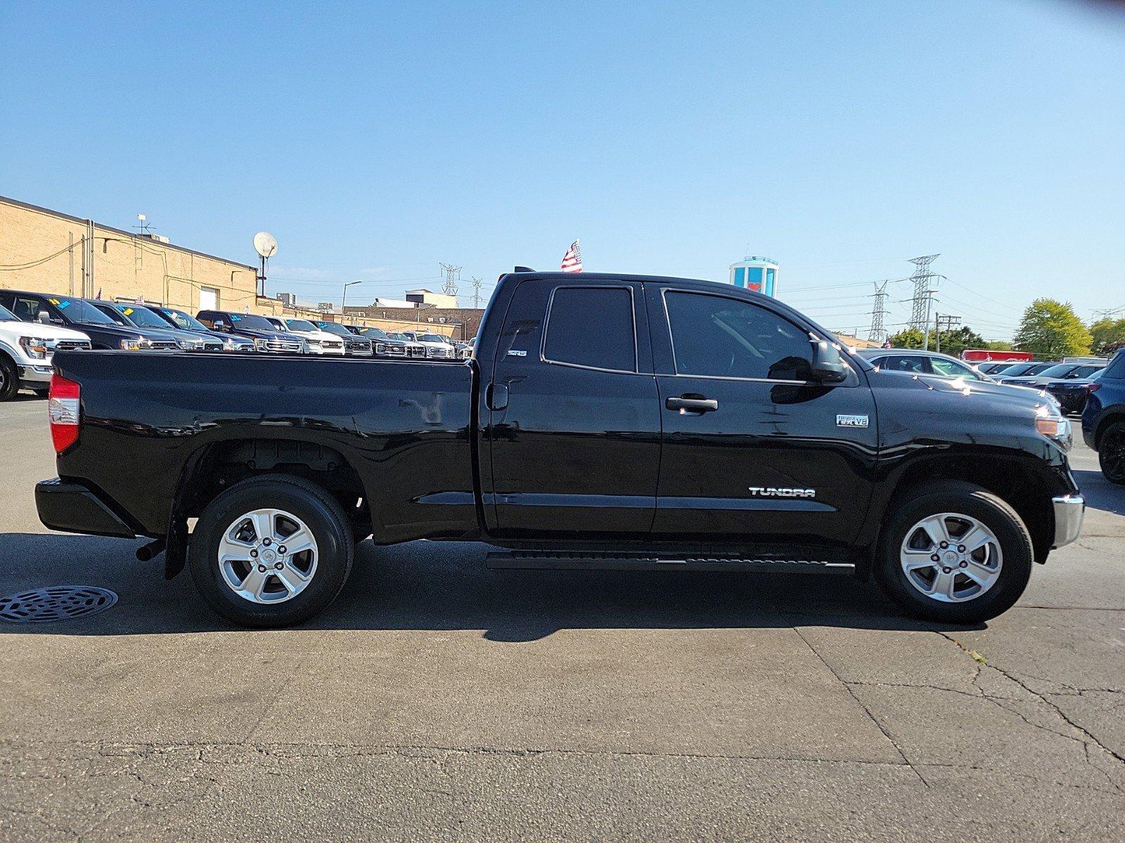 2021 Toyota Tundra 4WD Vehicle Photo in Saint Charles, IL 60174