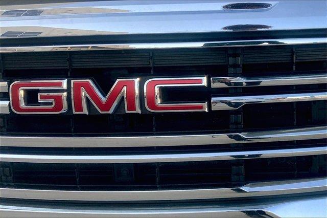 2023 GMC Acadia Vehicle Photo in TOPEKA, KS 66609-0000