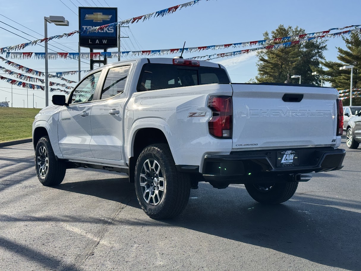 2024 Chevrolet Colorado Vehicle Photo in BOONVILLE, IN 47601-9633