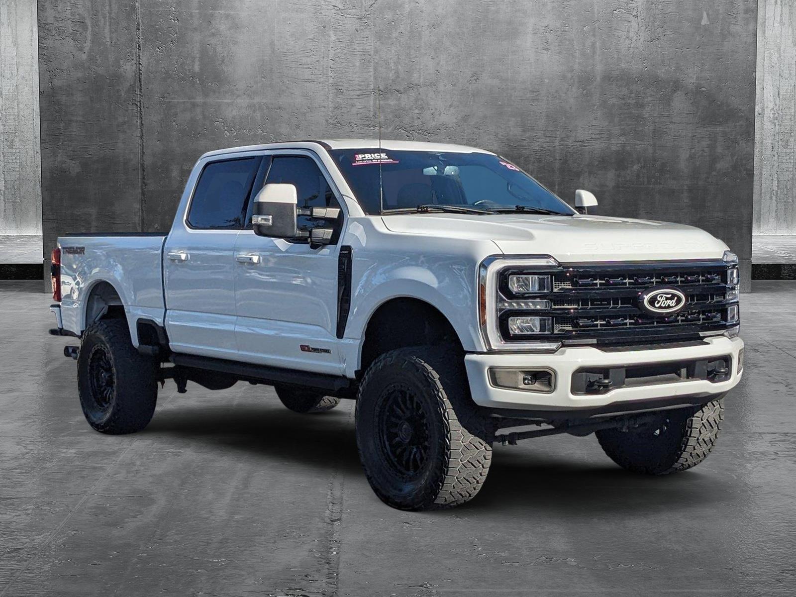 2023 Ford Super Duty F-250 SRW Vehicle Photo in GREENACRES, FL 33463-3207