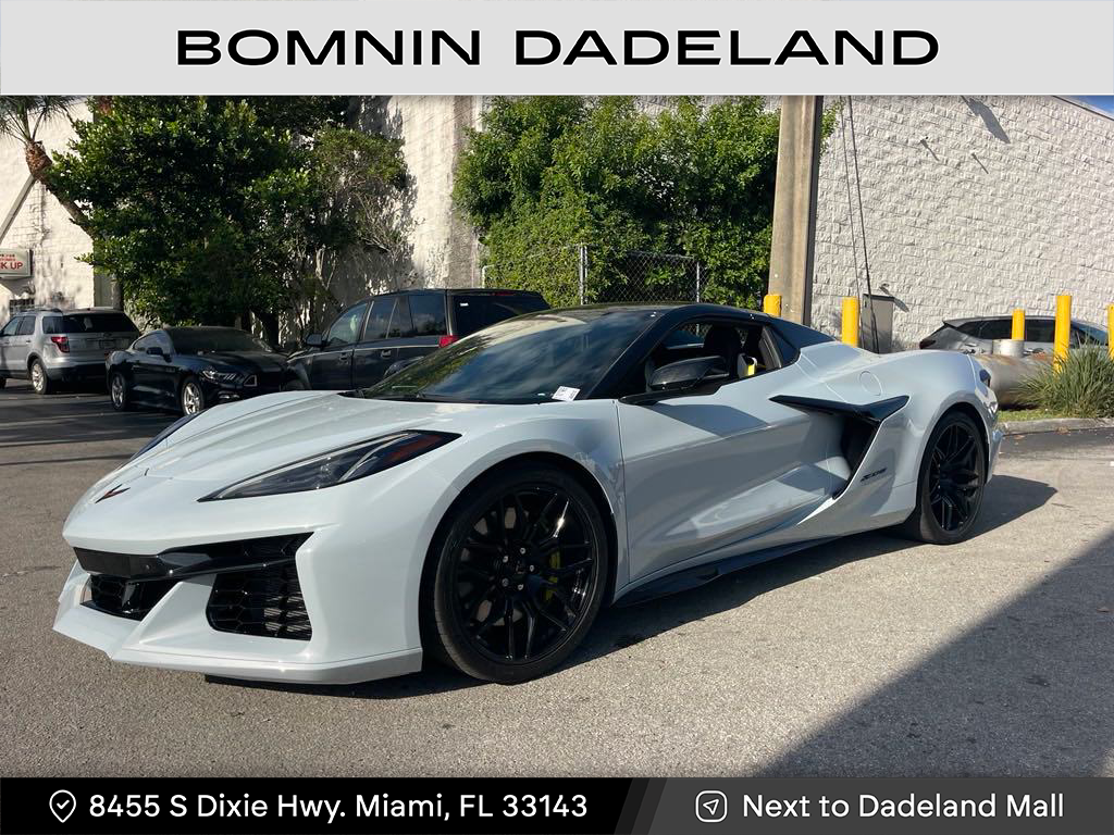 Used 2023 Chevrolet Corvette 2LZ with VIN 1G1YE3D37P5602121 for sale in Miami, FL