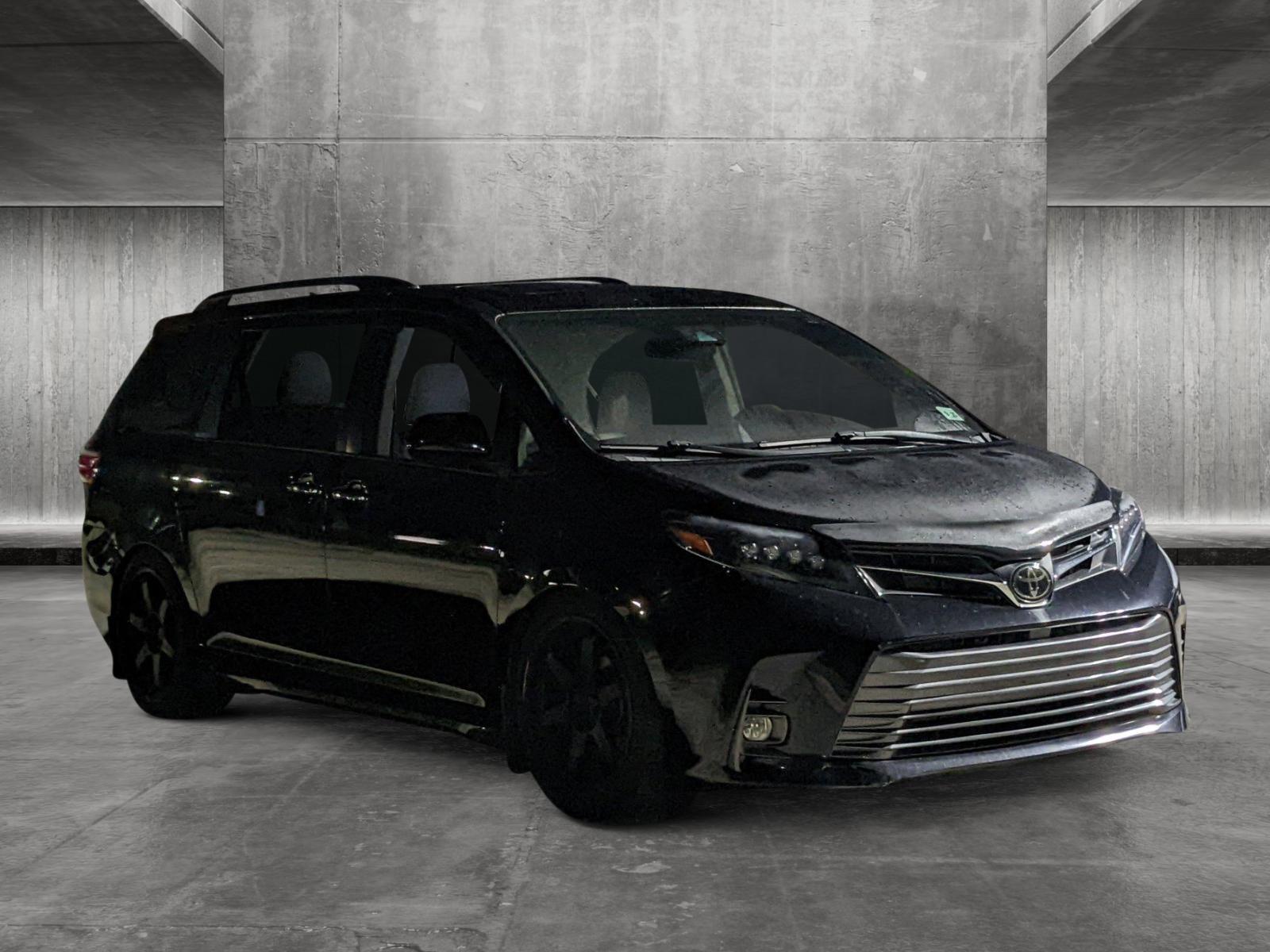 2020 Toyota Sienna Vehicle Photo in Davie, FL 33331