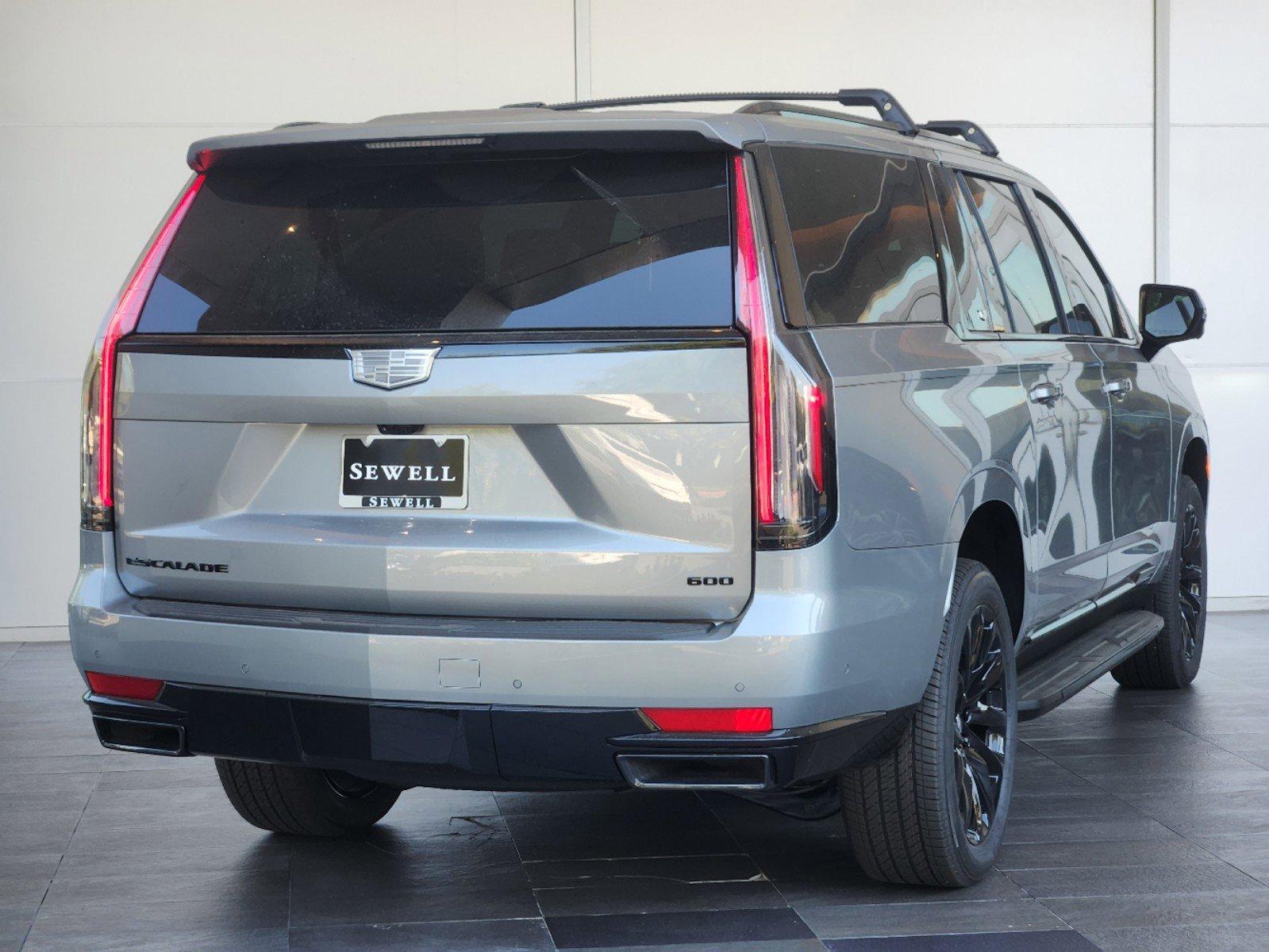 2024 Cadillac Escalade ESV Vehicle Photo in HOUSTON, TX 77079-1502