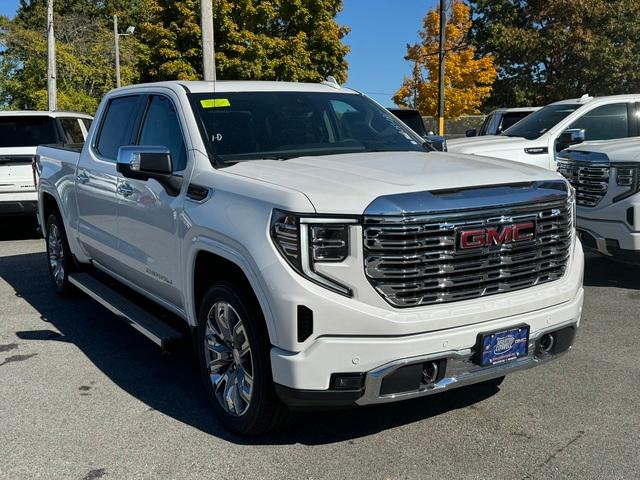 2025 GMC Sierra 1500 Vehicle Photo in LOWELL, MA 01852-4336