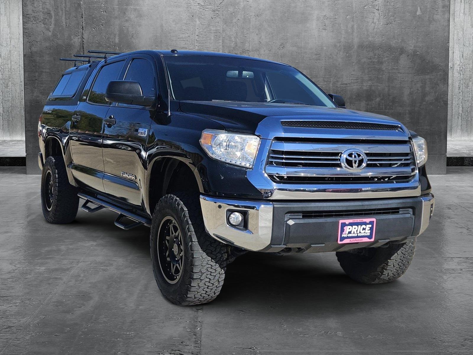 2017 Toyota Tundra 4WD Vehicle Photo in NORTH RICHLAND HILLS, TX 76180-7199