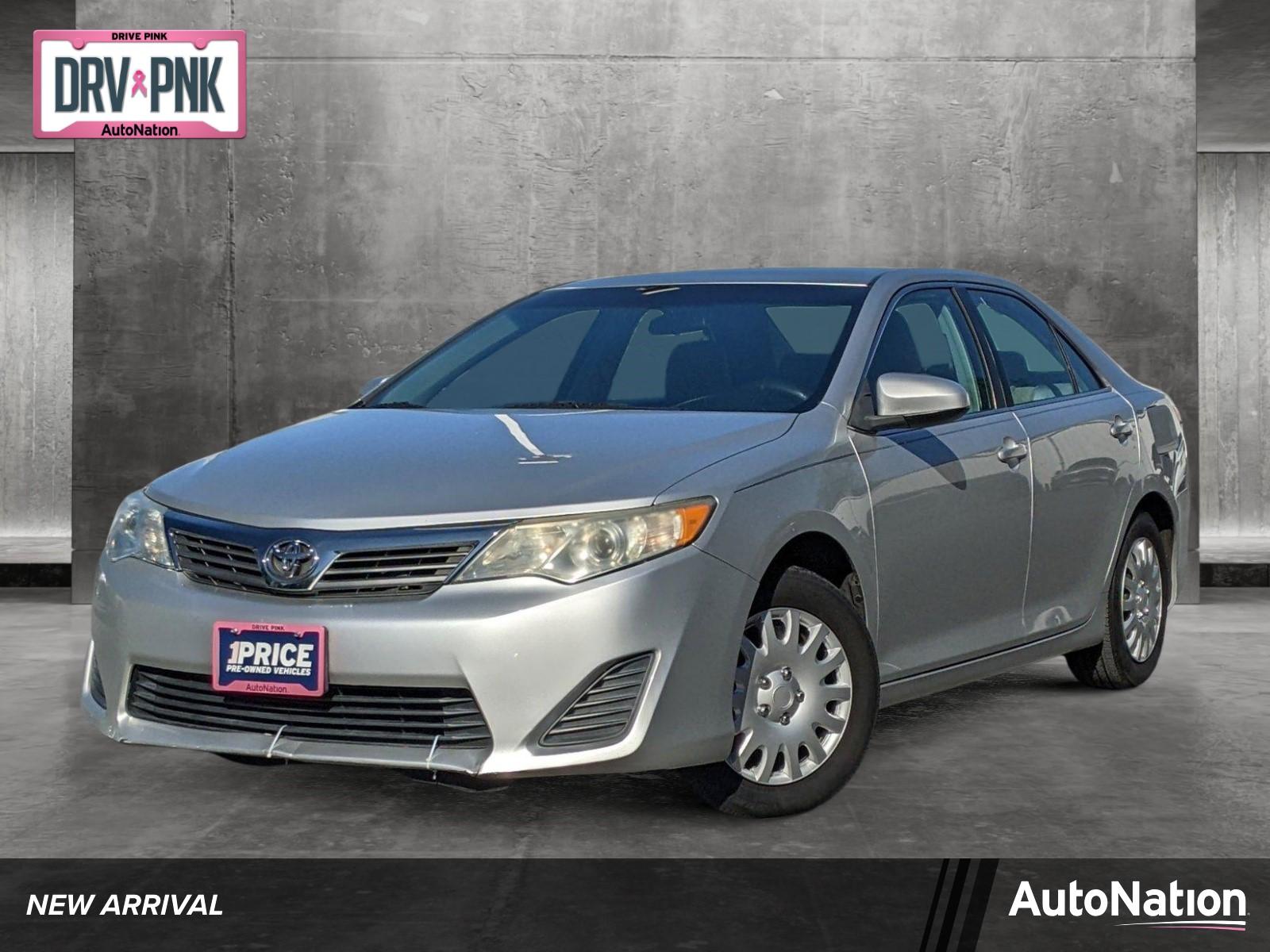 2013 Toyota Camry Vehicle Photo in TIMONIUM, MD 21093-2300