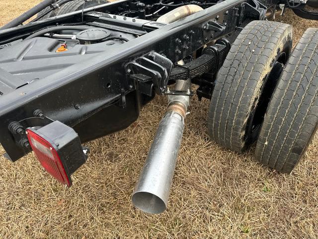 2023 Chevrolet Silverado 4500 HD Vehicle Photo in DUNN, NC 28334-8900