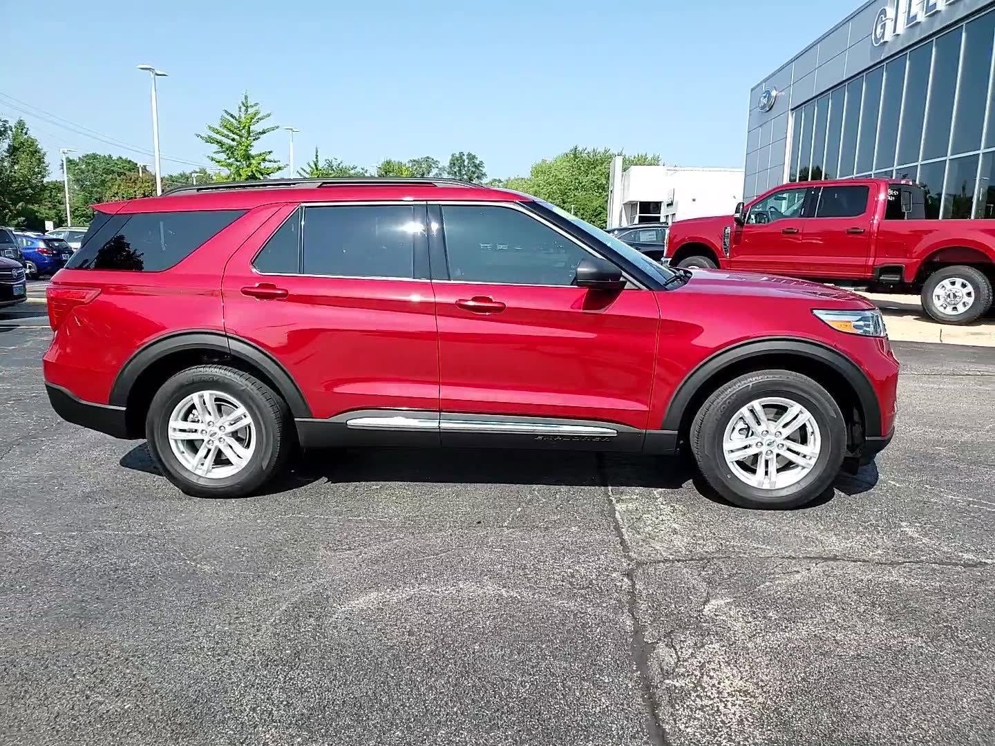 Used 2021 Ford Explorer XLT with VIN 1FMSK8DH1MGB68336 for sale in Gurnee, IL