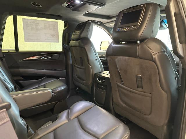 2017 Cadillac Escalade Vehicle Photo in RED SPRINGS, NC 28377-1640