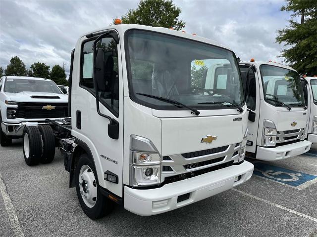 Select 2025 Chevrolet Low Cab Forward 4500