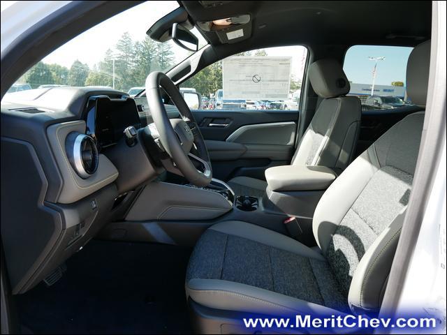 2024 Chevrolet Colorado Vehicle Photo in MAPLEWOOD, MN 55119-4794