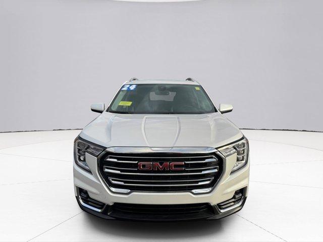 2024 GMC Terrain Vehicle Photo in LEOMINSTER, MA 01453-2952