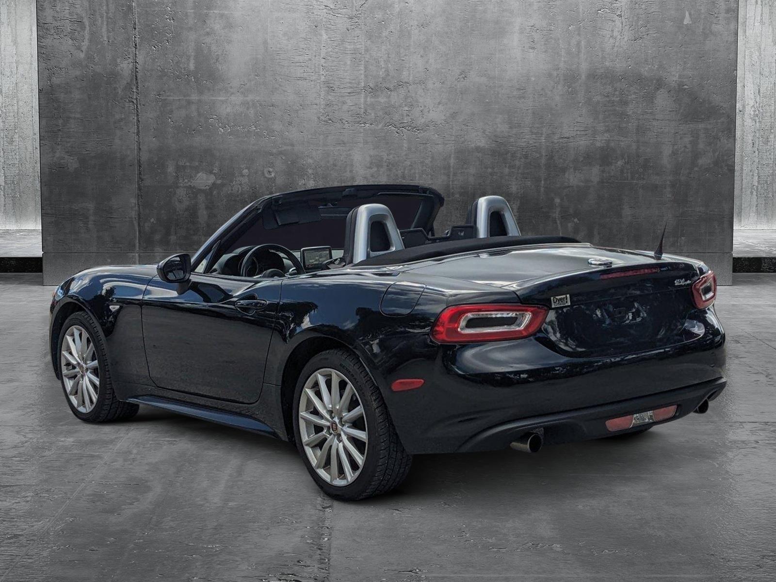 2017 FIAT 124 Spider Vehicle Photo in GREENACRES, FL 33463-3207