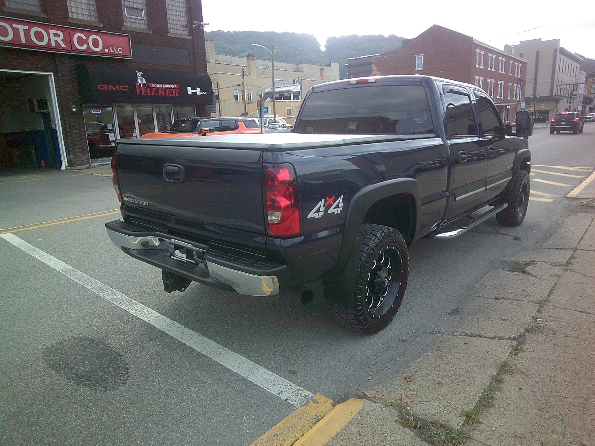 2006 Chevrolet Silverado 2500HD Vehicle Photo in KITTANNING, PA 16201-1536