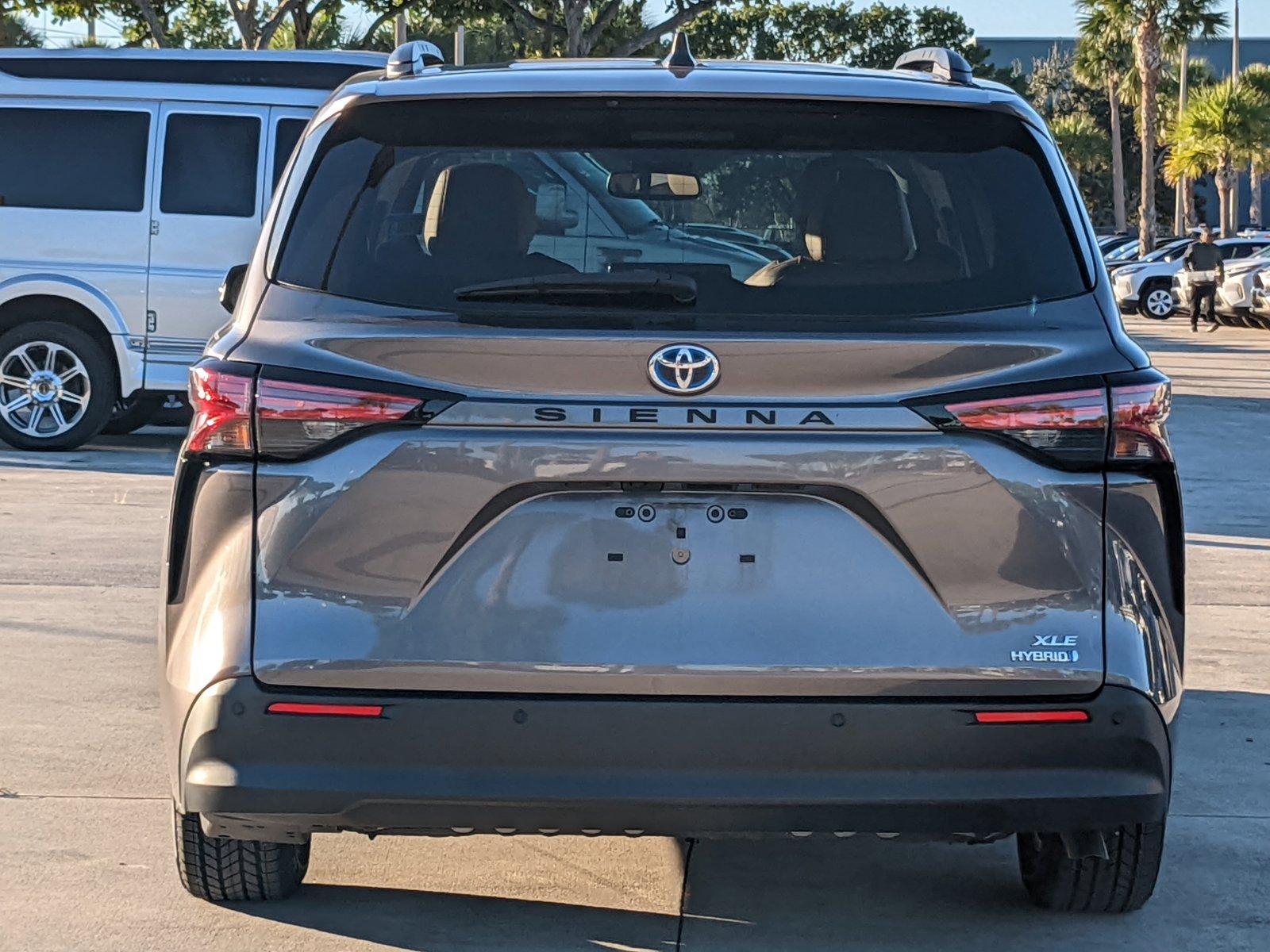 2021 Toyota Sienna Vehicle Photo in Davie, FL 33331