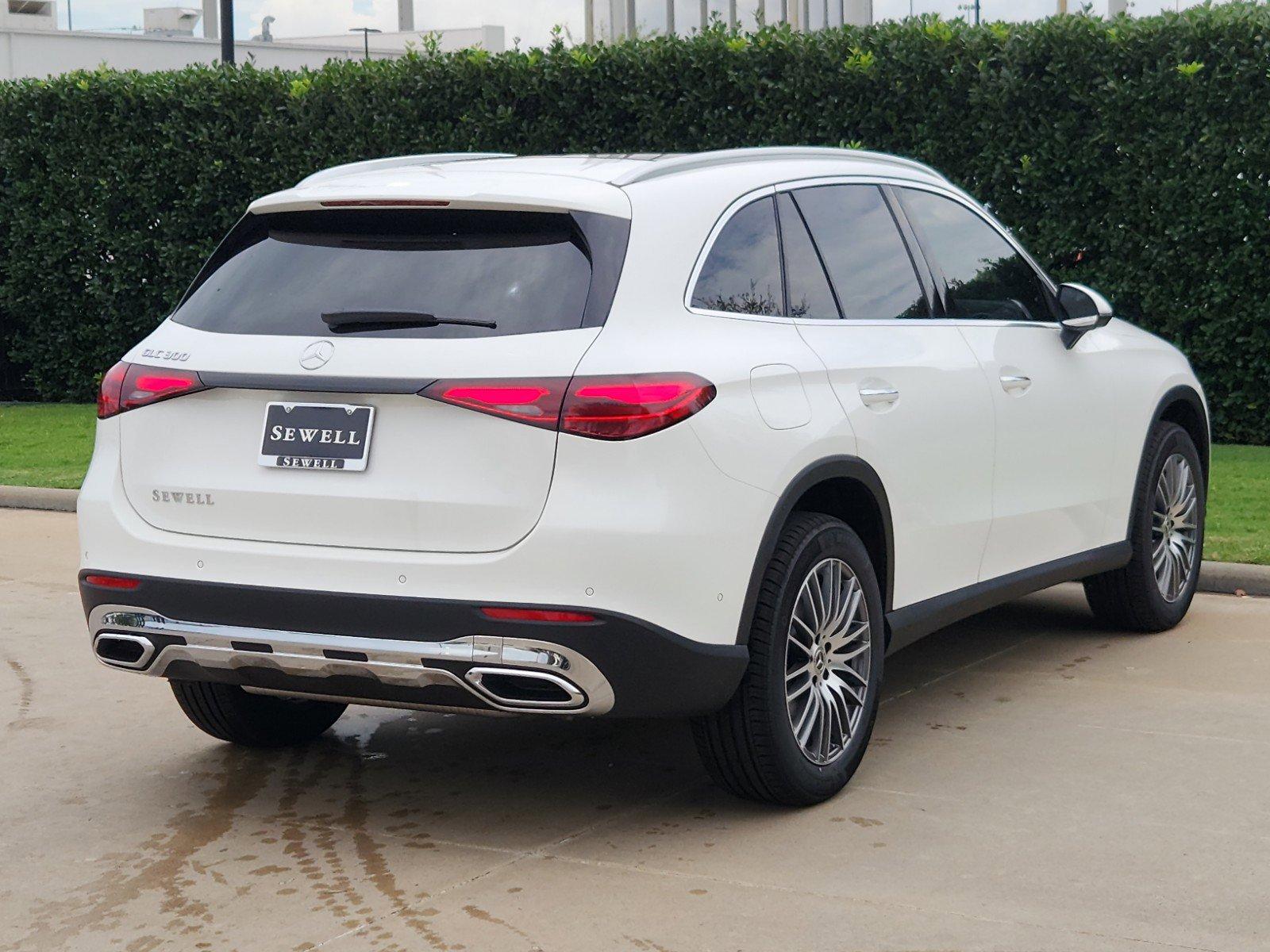 2024 Mercedes-Benz GLC Vehicle Photo in HOUSTON, TX 77079