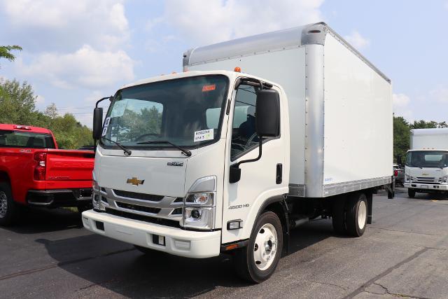 2024 Chevrolet Low Cab Forward 4500 Vehicle Photo in MONTICELLO, NY 12701-3853