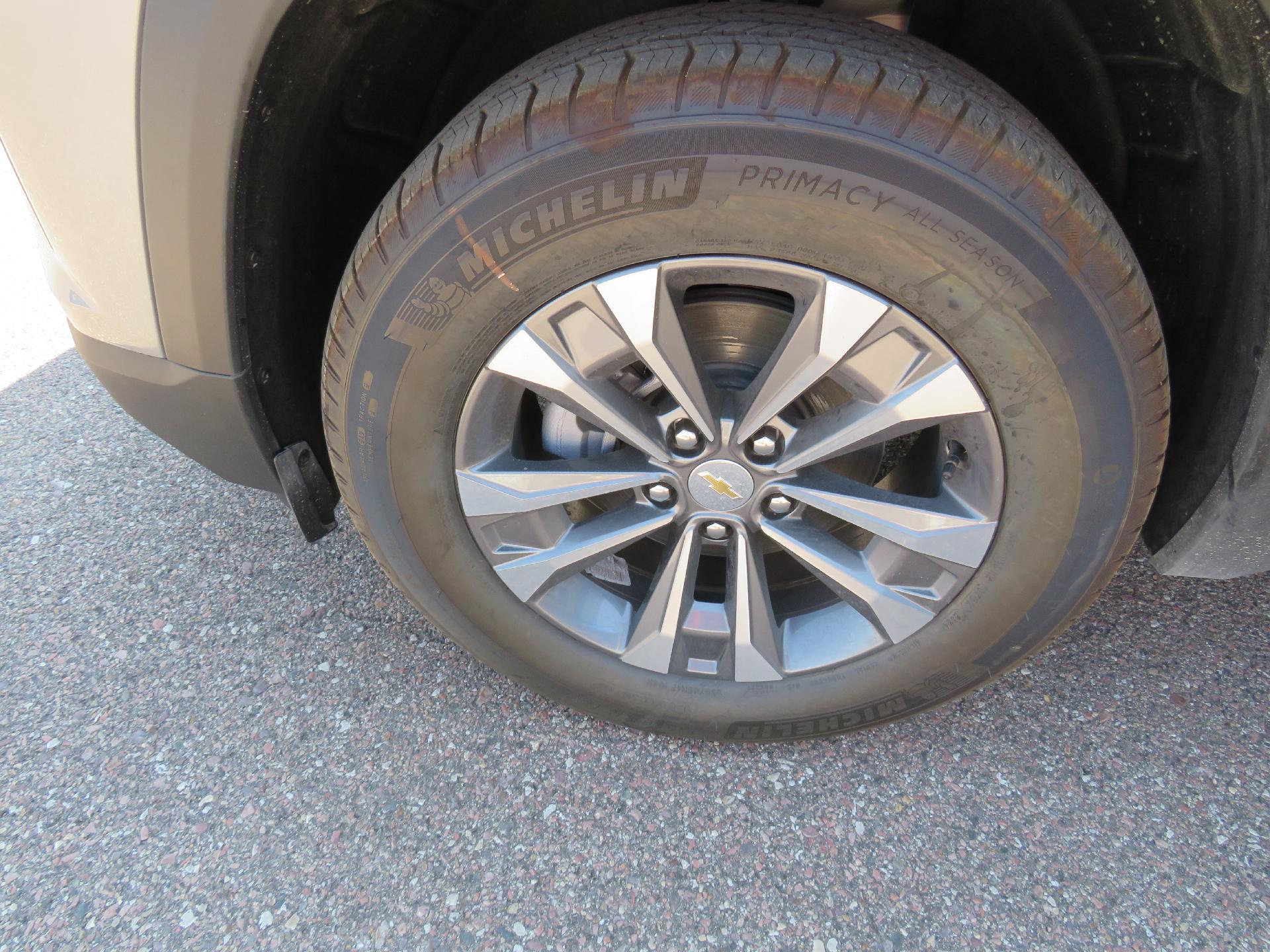 2025 Chevrolet Equinox Vehicle Photo in MAPLETON, IA 51034-1072