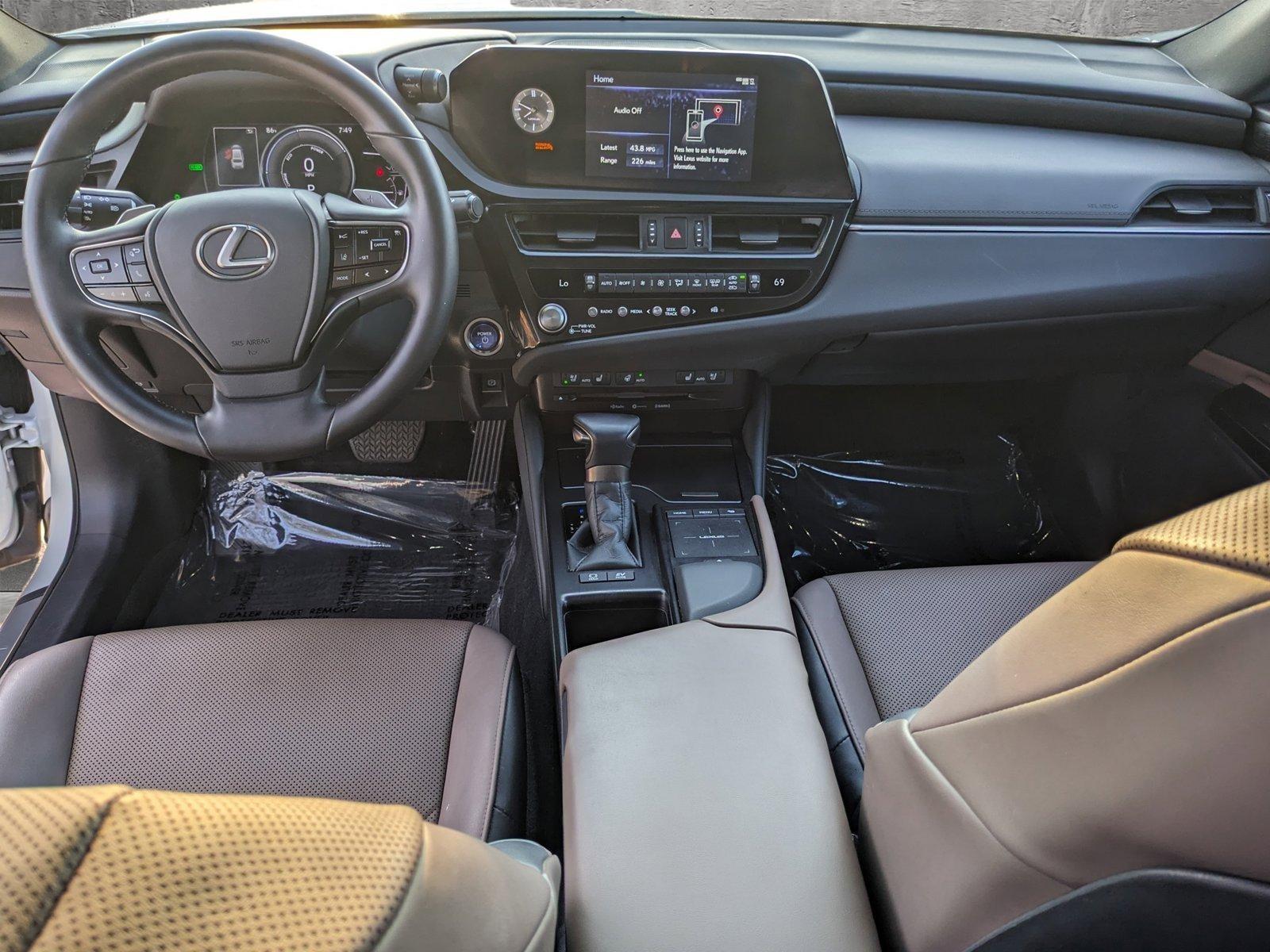 2022 Lexus ES 300h Vehicle Photo in Clearwater, FL 33761