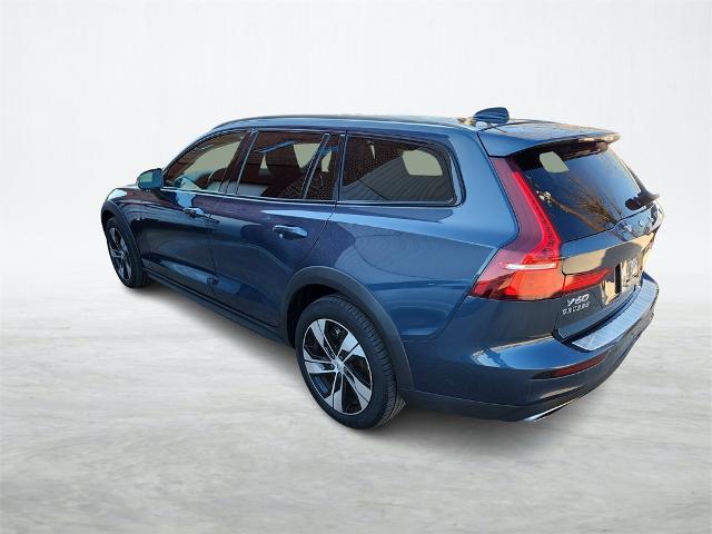 2022 Volvo V60 Cross Country Vehicle Photo in Houston, TX 77007