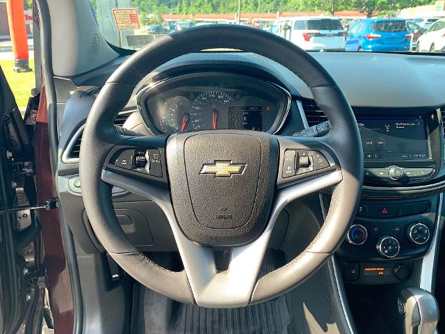 2021 Chevrolet Trax Vehicle Photo in MOON TOWNSHIP, PA 15108-2571