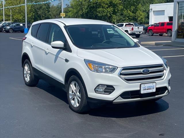 Used 2019 Ford Escape SE with VIN 1FMCU9GD4KUB32992 for sale in Carbondale, IL