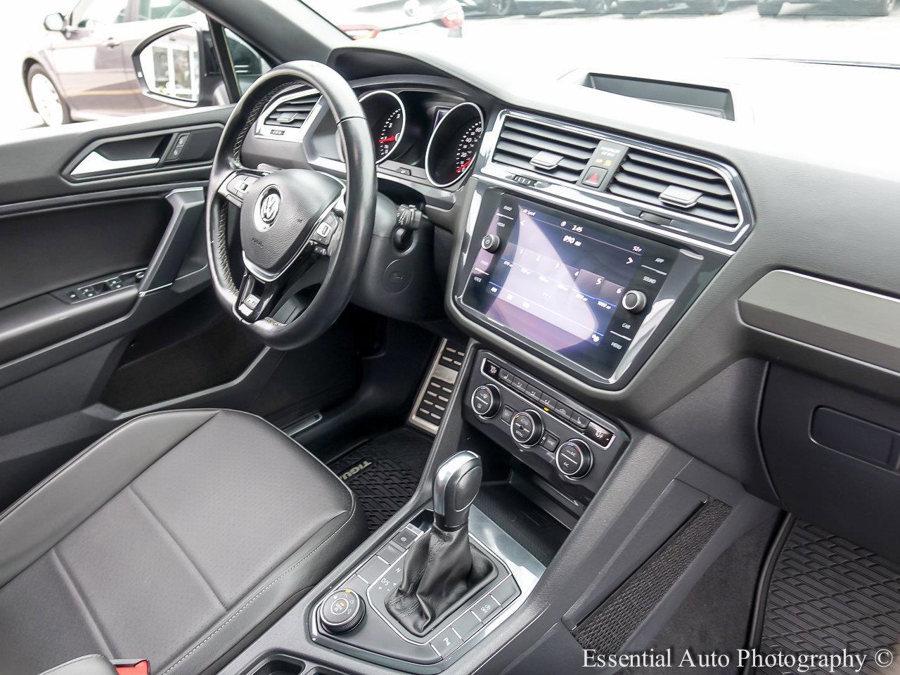 2020 Volkswagen Tiguan Vehicle Photo in Saint Charles, IL 60174