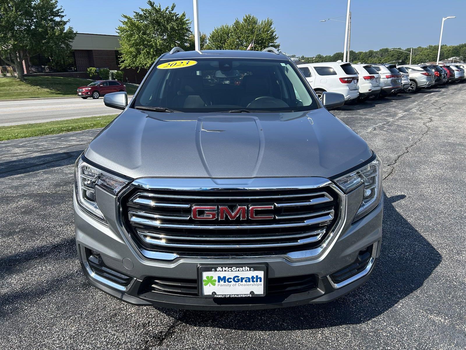 2023 GMC Terrain Vehicle Photo in Cedar Rapids, IA 52402