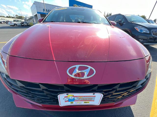 2022 Hyundai Elantra Hybrid Vehicle Photo in MASSENA, NY 13662-2255