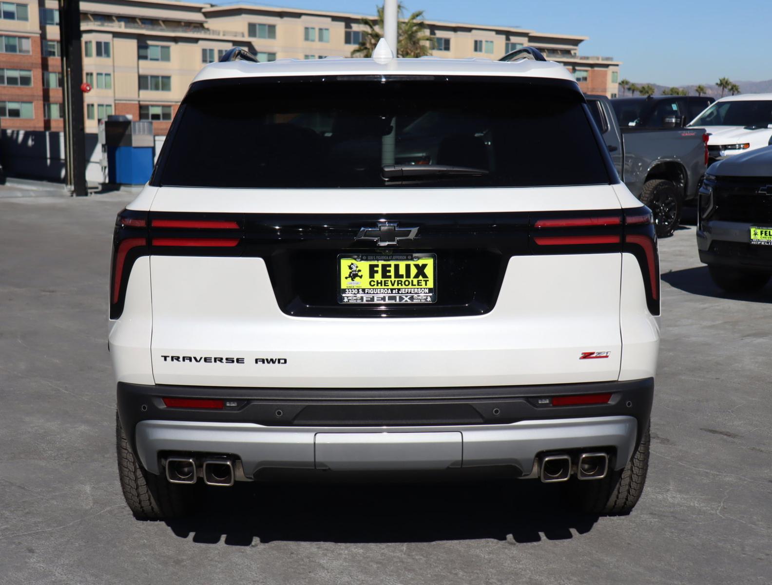 2024 Chevrolet Traverse Vehicle Photo in LOS ANGELES, CA 90007-3794